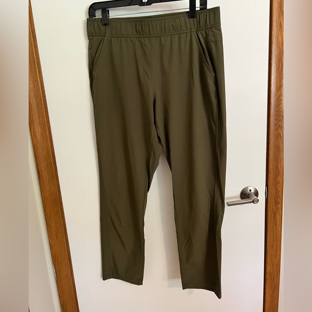 Eddie BauerWomen’s Travel Pant